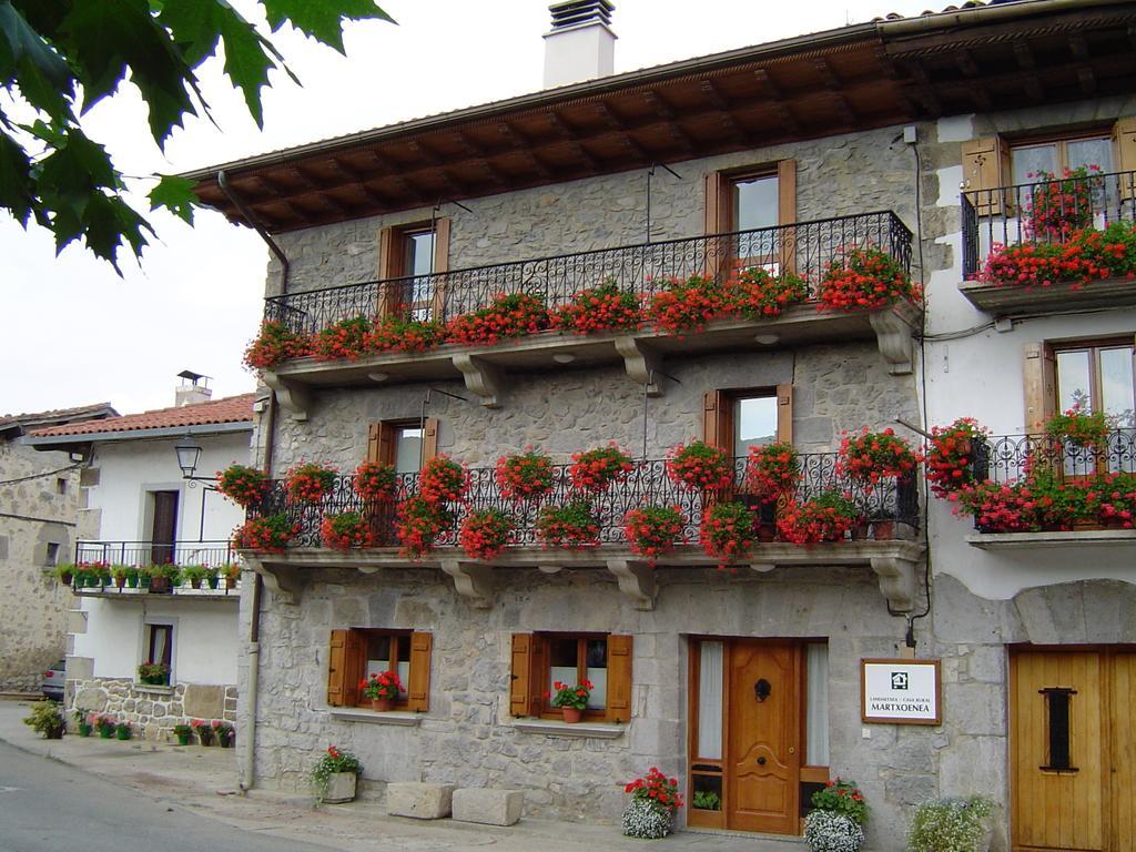 Casa Rural Martxoenea Landetxea Hotell Arruazu Exteriör bild
